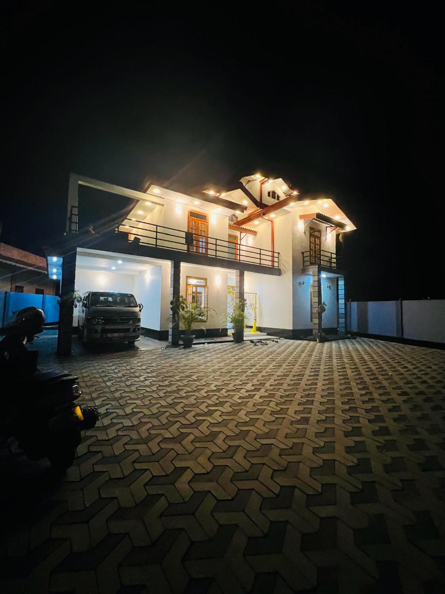 Sunset Chalet Mullaittivu Екстер'єр фото