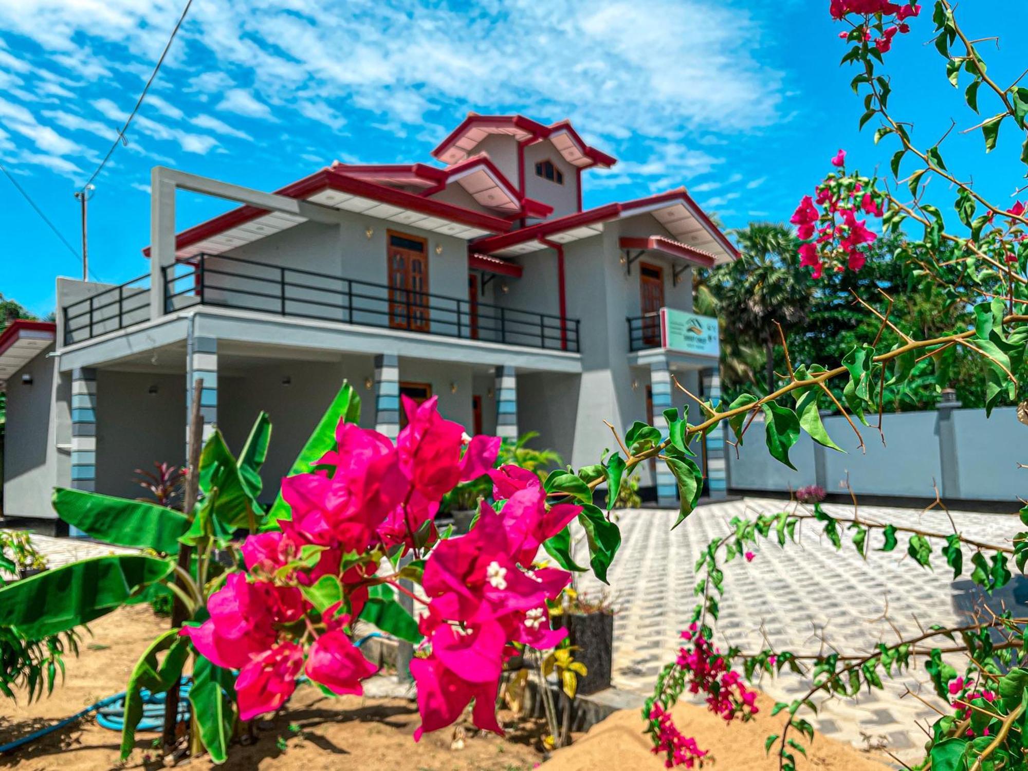 Sunset Chalet Mullaittivu Екстер'єр фото